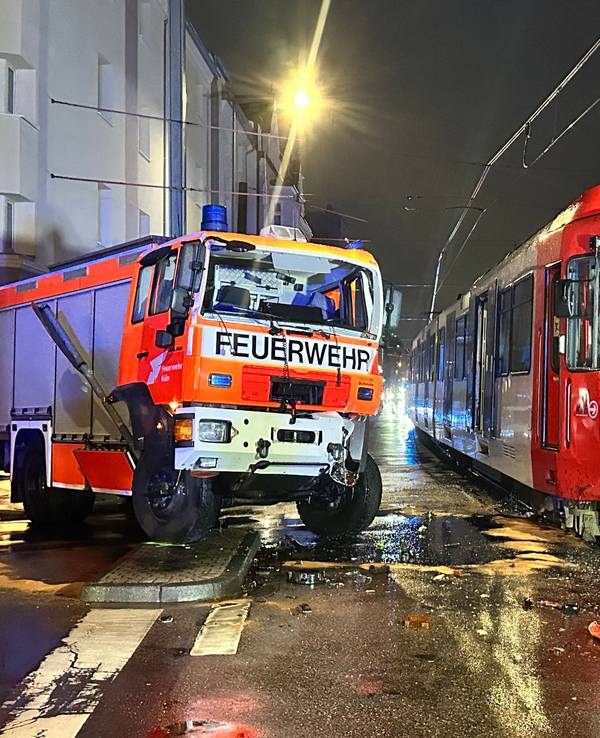 An dem Unfall in Weidenpesch war ein Feuerwehrwagen beteiligt.
