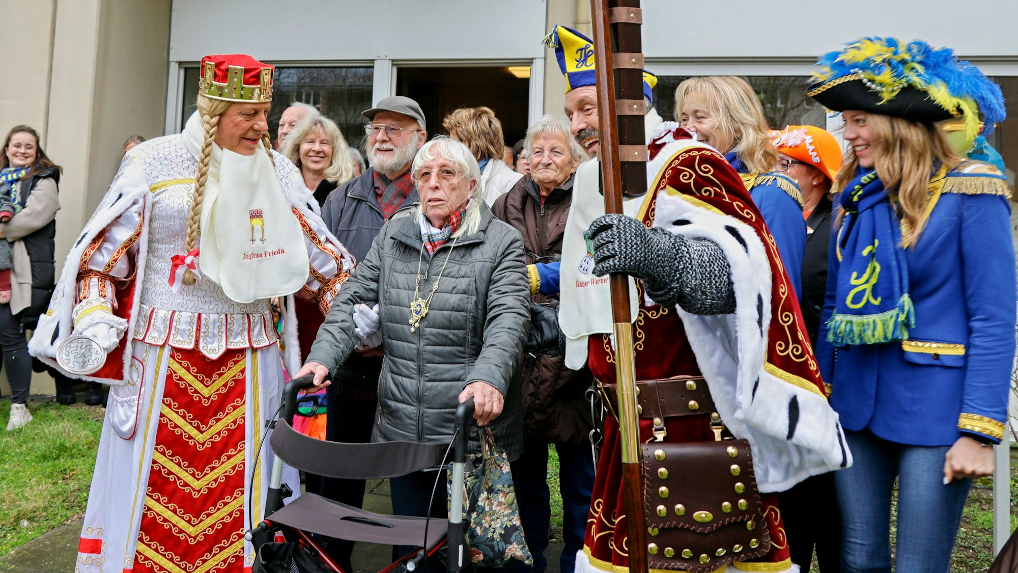 Dreigestirn im Seniorenstift.