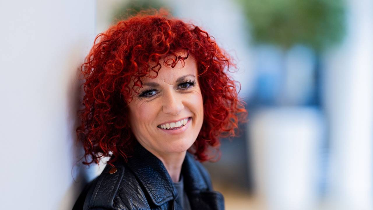 Lucy Diakovska, Siegerin der Jubiläumsstaffel des Dschungelcamps, steht im Sendezentrum von RTL Deutschland.