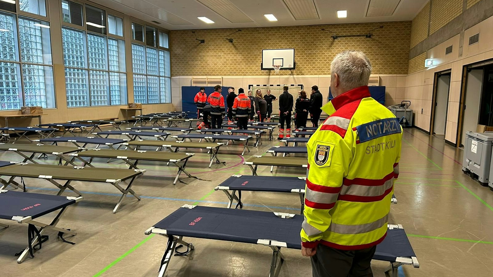 Blick in das Notfallversorgungszentrum am Berufskolleg Humboldtstraße.