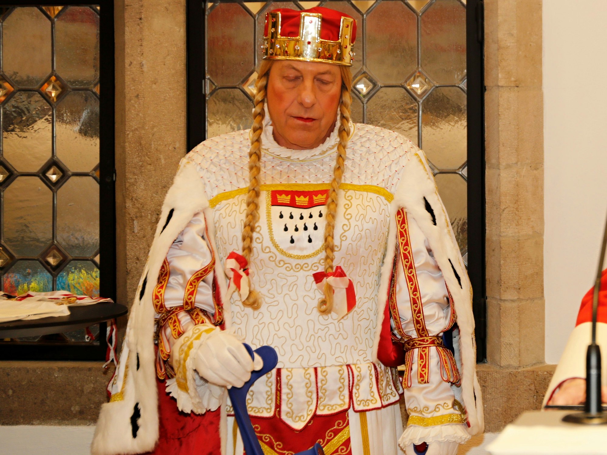 Friedrich Klupsch als Jungfrau Frieda.