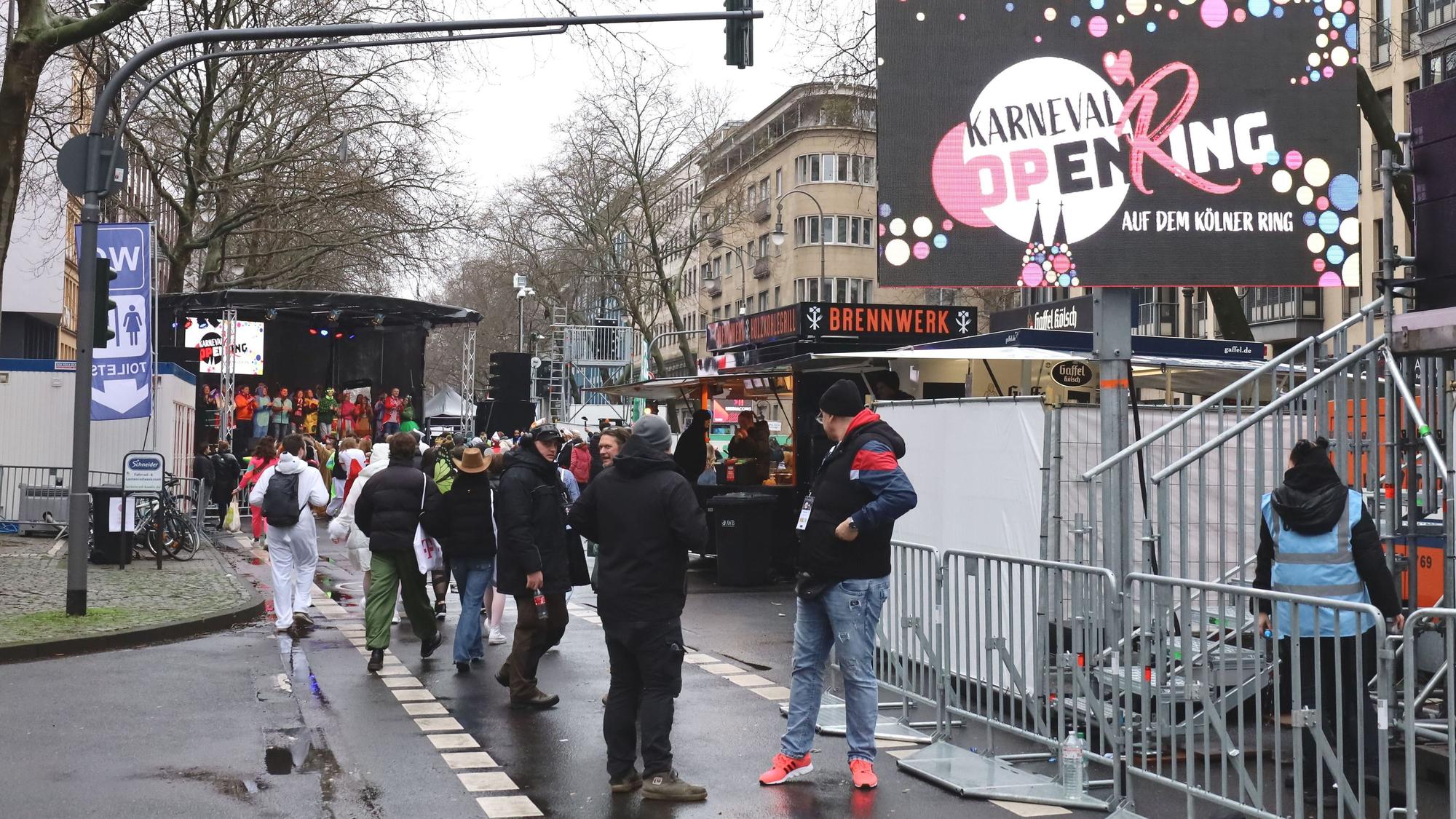 Weiberfastnacht. Open Ring.