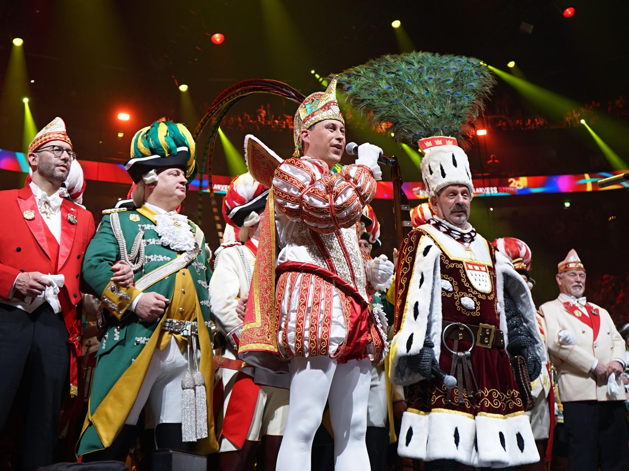 Prinz Sascha I. und Bauer Werner zu zweit auf der Bühne.