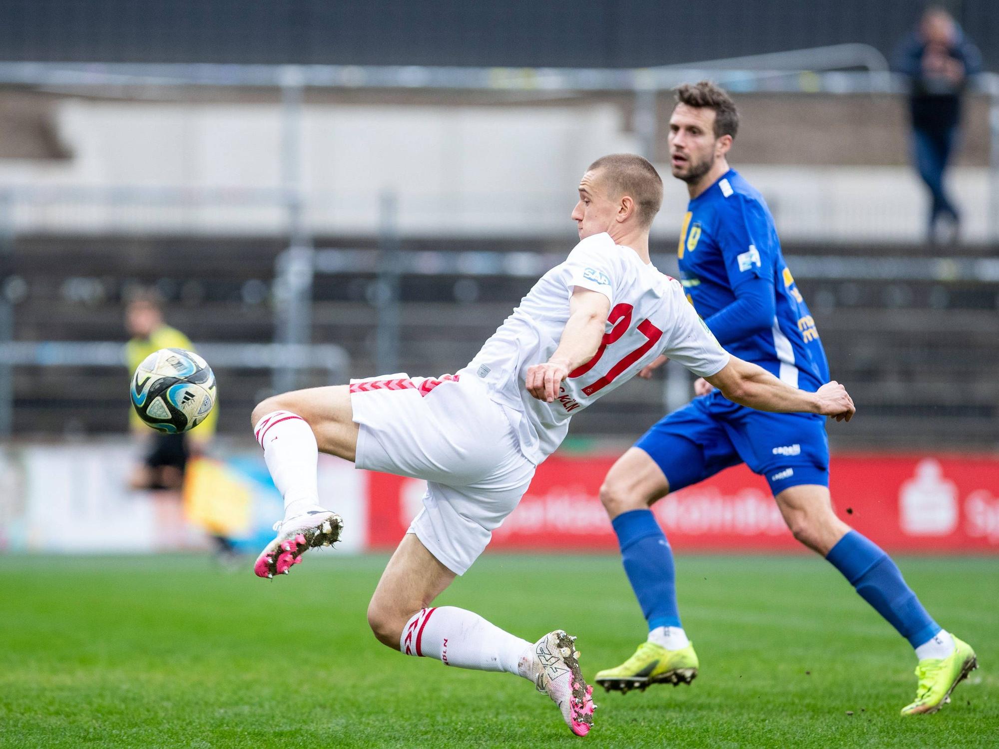 Regionalliga West: 1. FC Köln gegen 1. FC Düren.