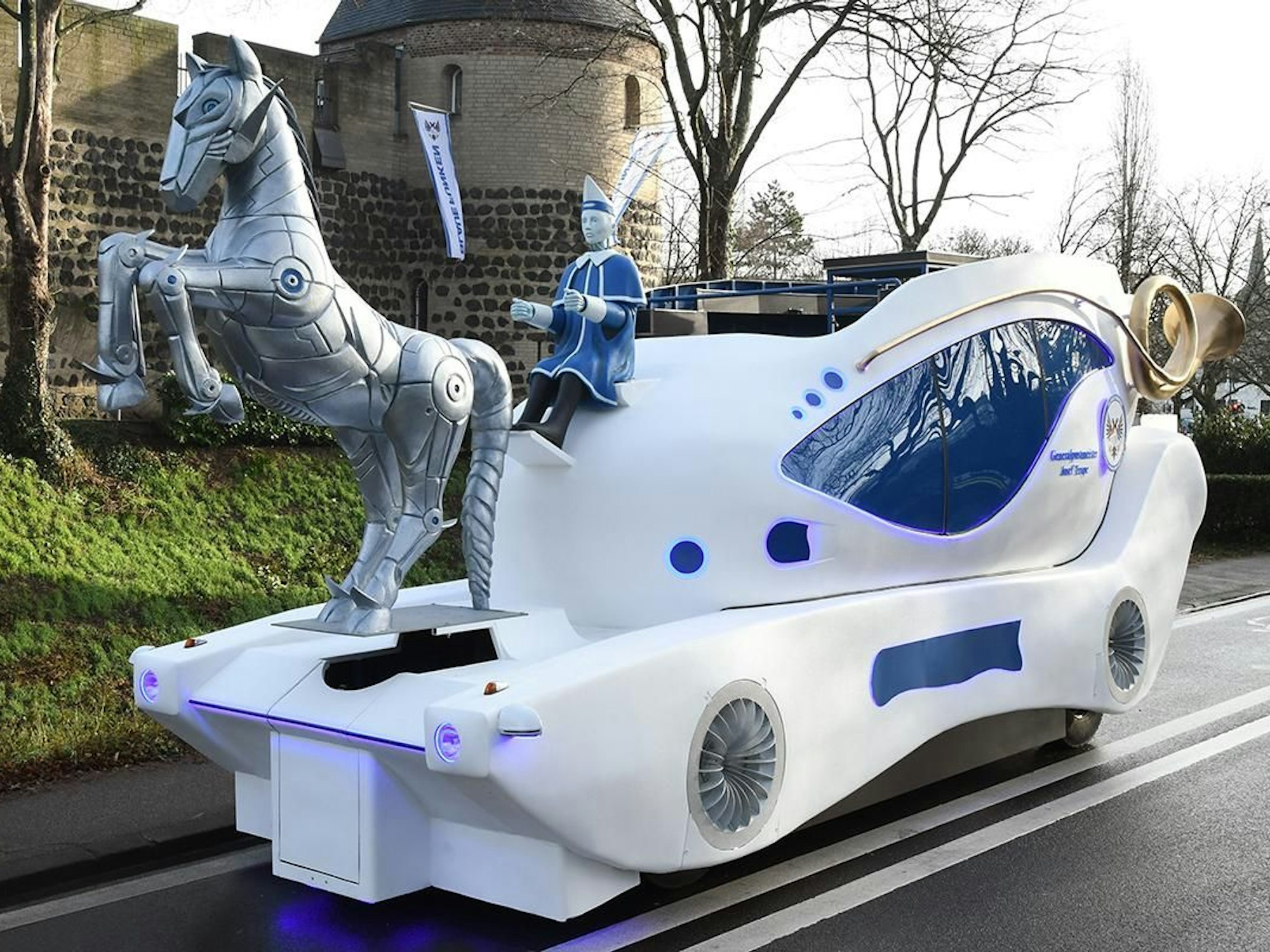 Die neue Postkutsche der Blauen Funken.