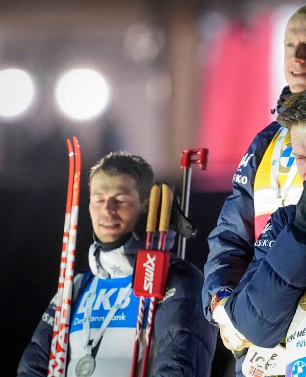 Bronzemedaillen-Gewinner Vetle Sjaastad Christiansen weint bei der Siegerehrung nach der Verfolgung.