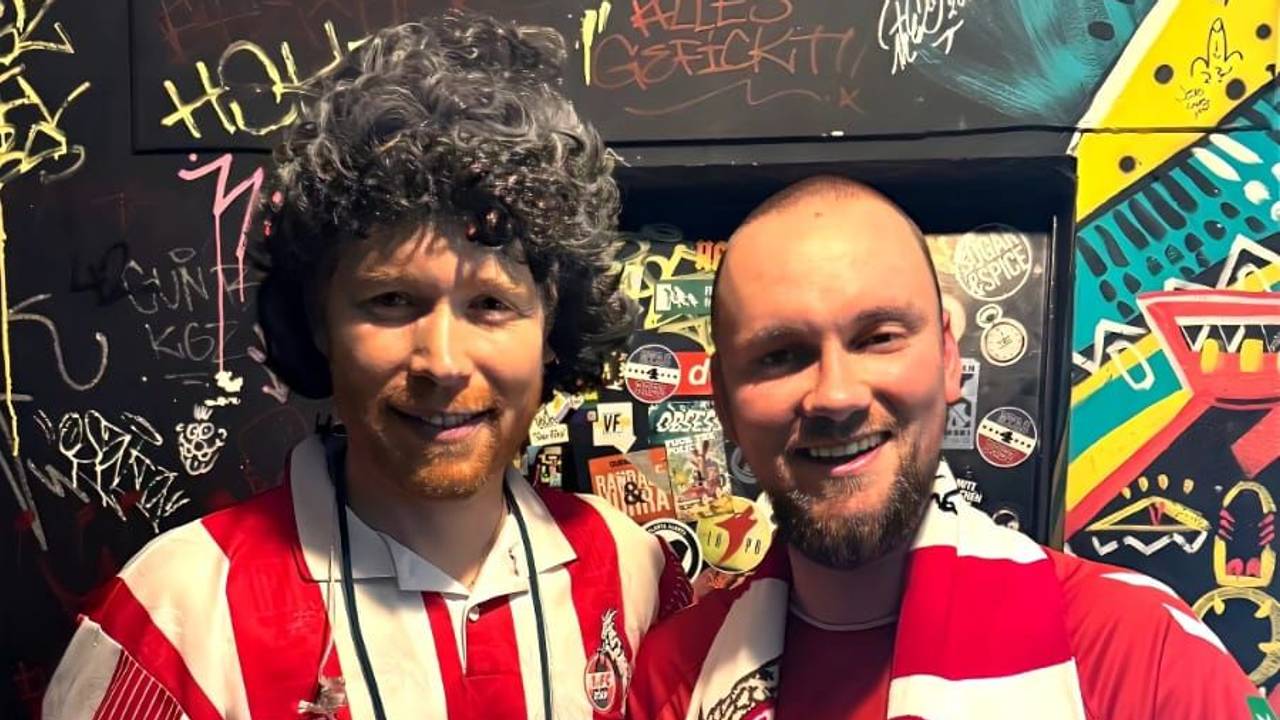 Miljö-Sänger Nils Schreiber mit Sebastian Schlömer.