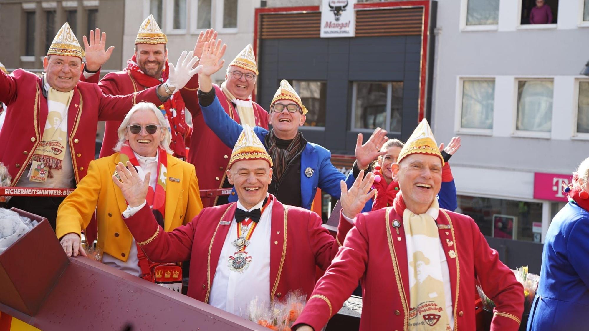 Jürgen Hoppe beim Rosenmontagszug.