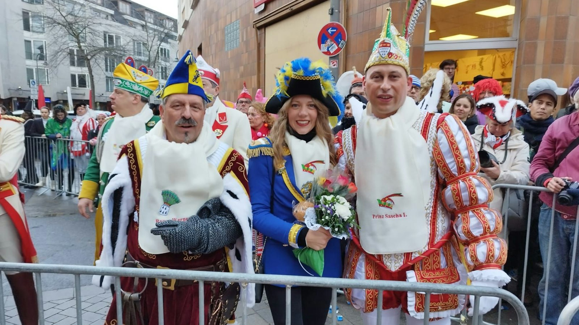 Bauer und Prinz des Kölner Dreigestirns mit Freundin Corinna.
