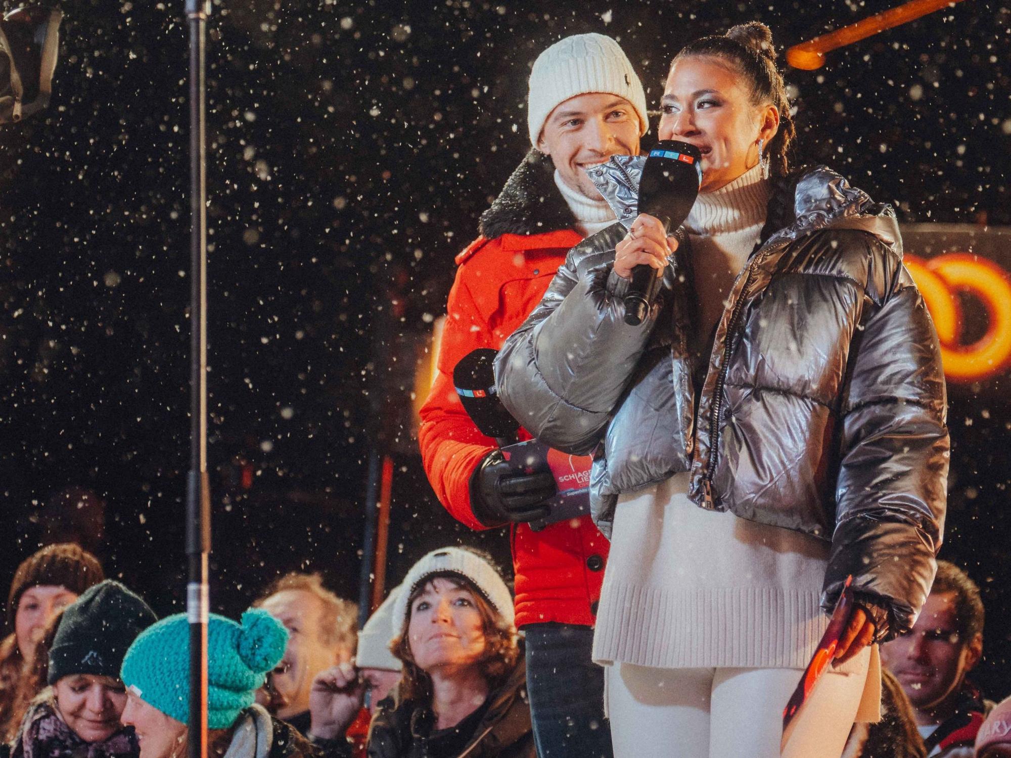 Stephanie Brungs und Ramon Roselly moderieren „Das Schlagerliebe Open Air –Superhits aus St. Anton“ bei RTLup.