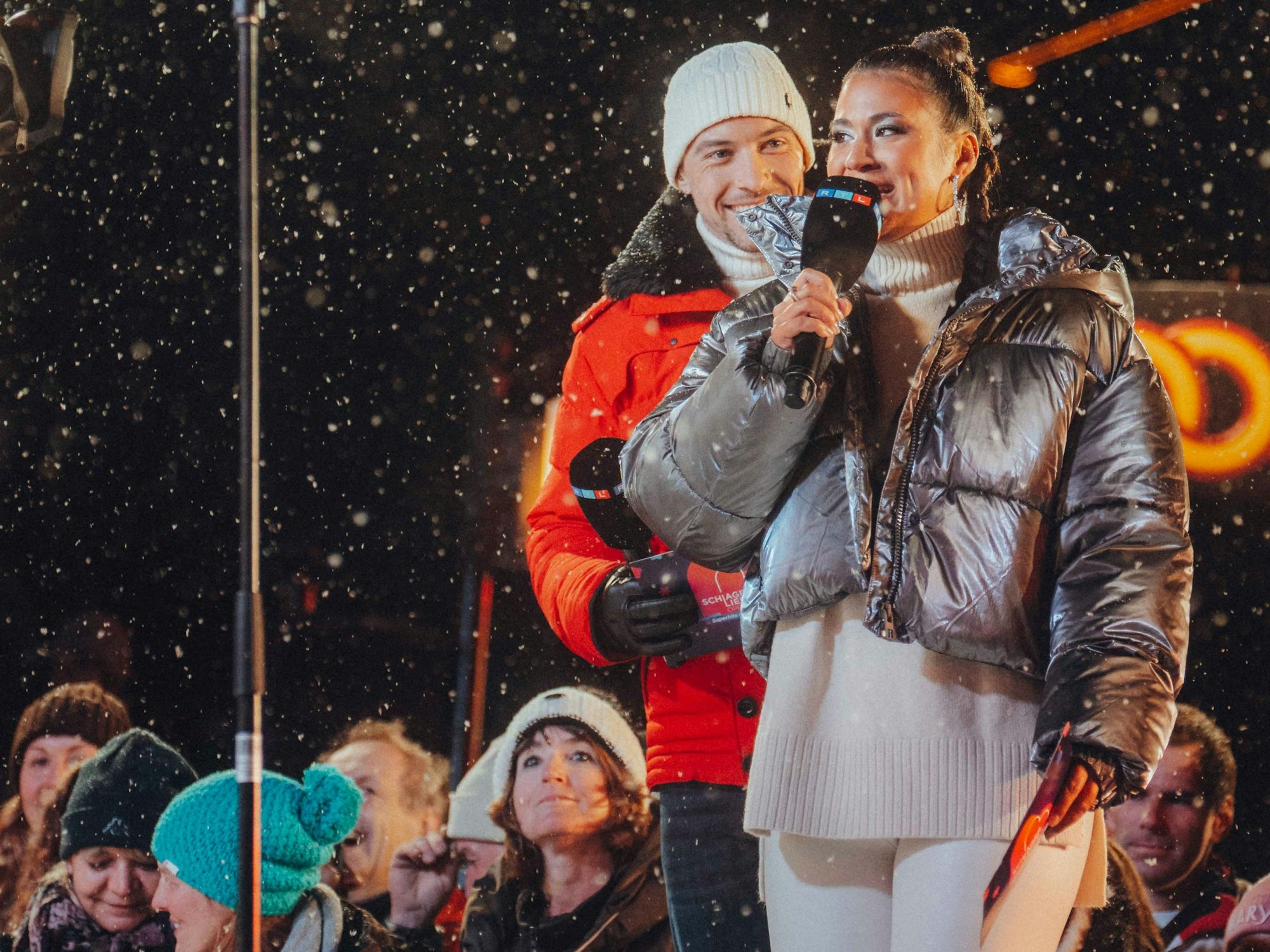 Stephanie Brungs und Ramon Roselly moderieren „Das Schlagerliebe Open Air –Superhits aus St. Anton“ bei RTLup.