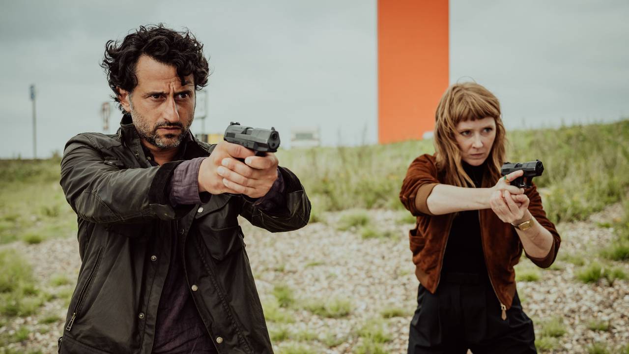 Die Neue und der Bulle: Simone Lambertz (Sarah Bauerett) und Oliver Dierks (Serkan Kaya, r.)