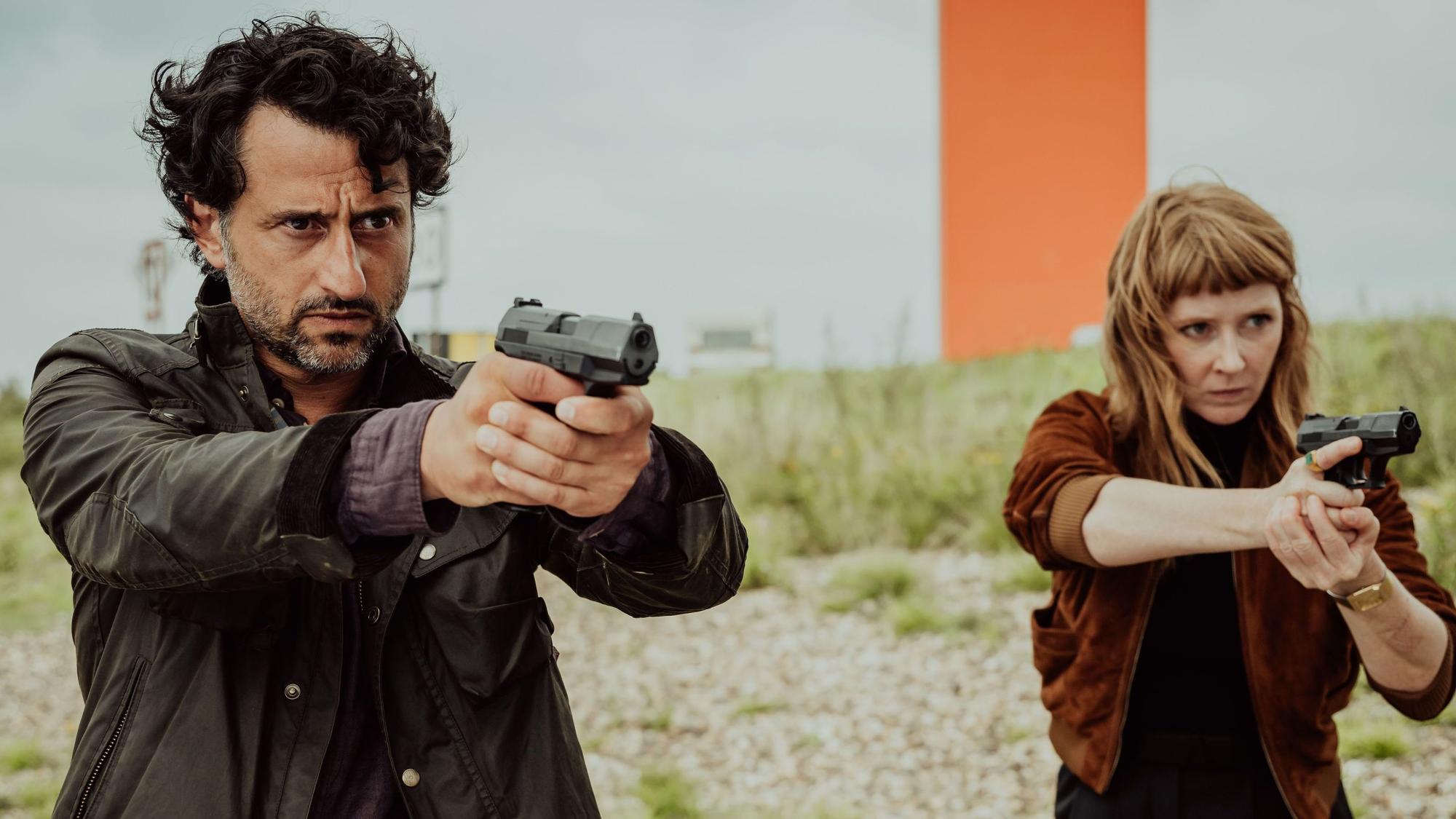 Die Neue und der Bulle: Simone Lambertz (Sarah Bauerett) und Oliver Dierks (Serkan Kaya, r.)