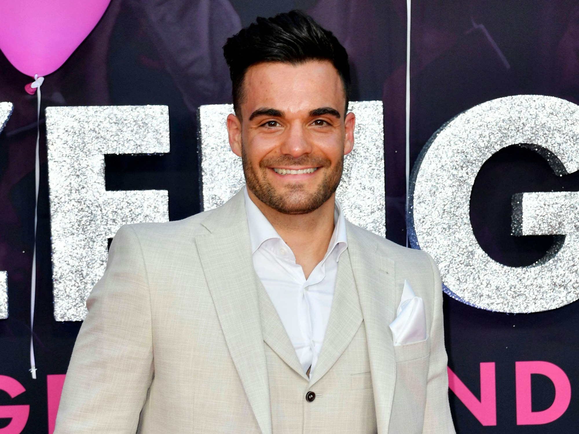 Das Foto zeigt Stefano Zarrella bei der Premiere des Kinofilms „Trauzeugen“ im Zoo Palast in Berlin.