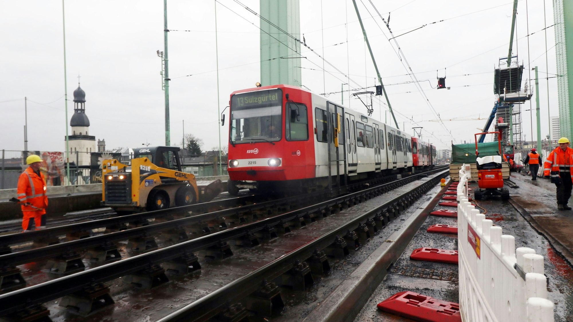 Sanierungsarbeiten auf der Mülheimer Brücke