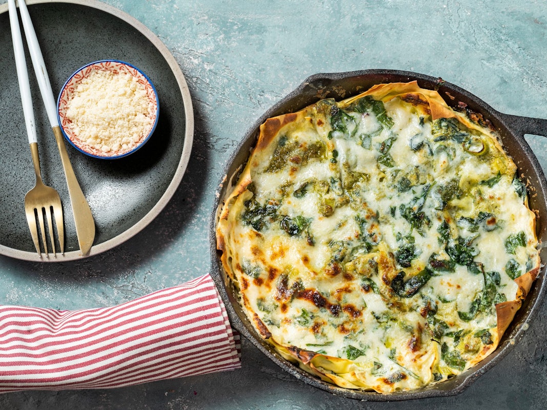 Bild von einer Spinatlasagne in einer Auflaufform