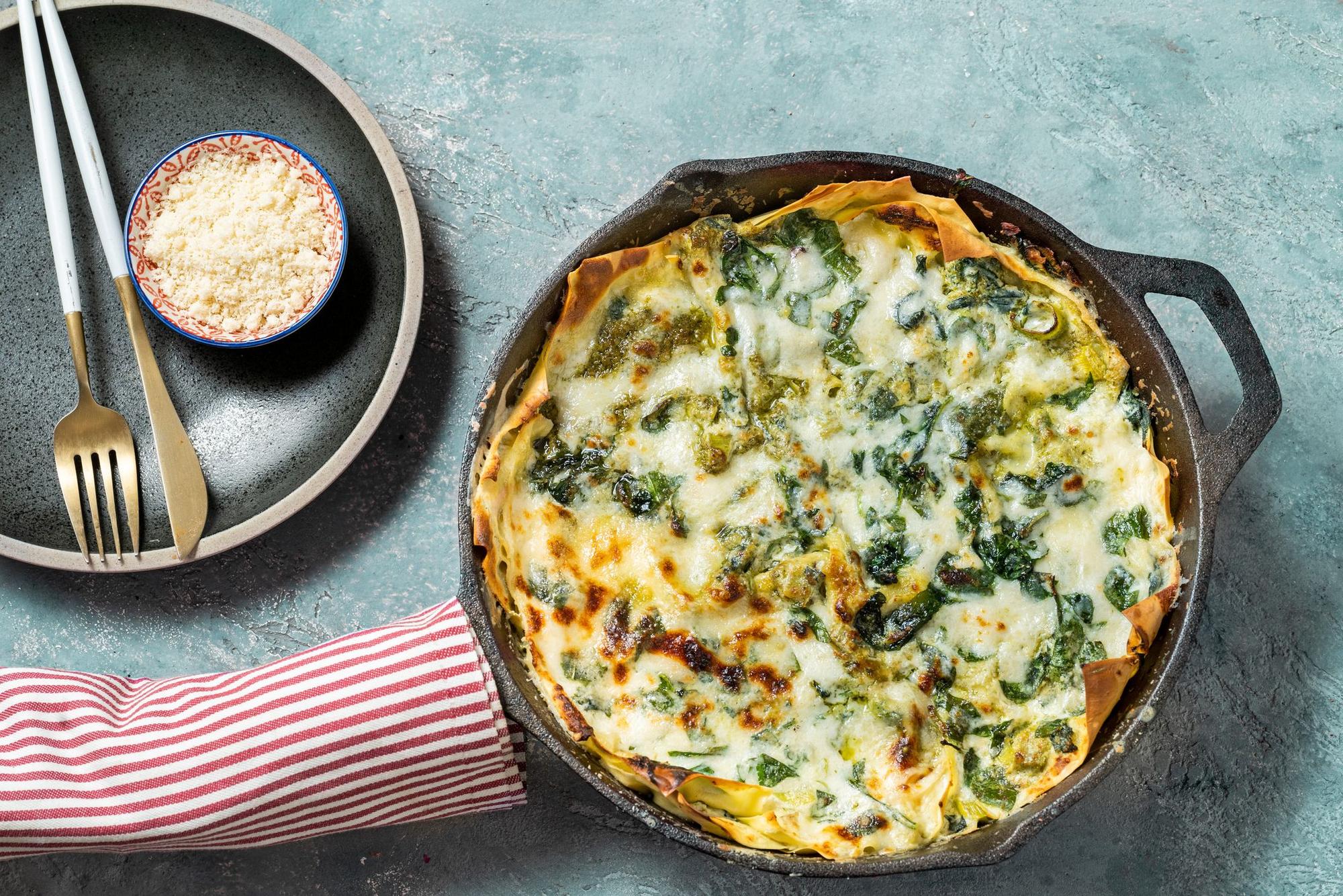 Bild von einer Spinatlasagne in einer Auflaufform