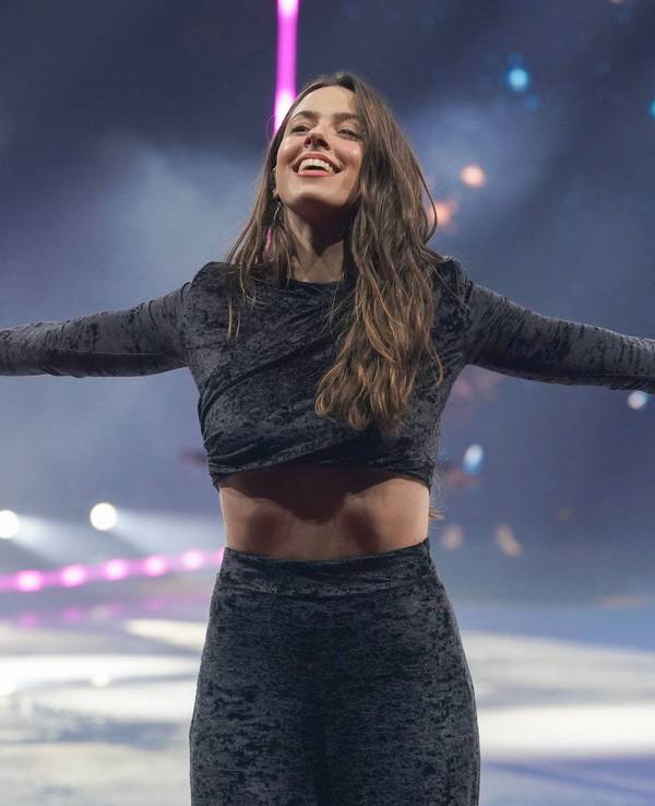 Vanessa Mai singt bei Holiday on Ice.