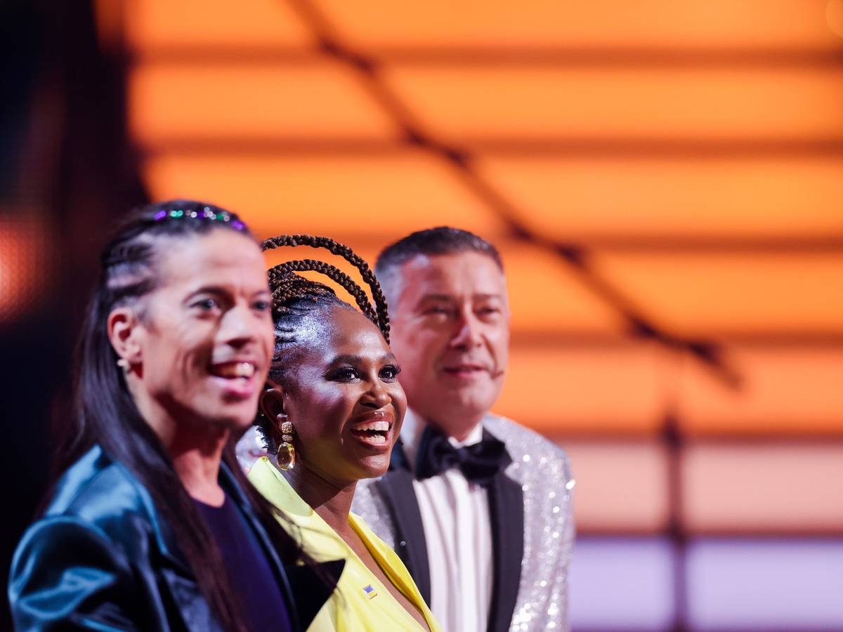 Jorge Gonzalez, Motsi Mabuse und Joachim Llambi sitzen am Jury-Pult.
