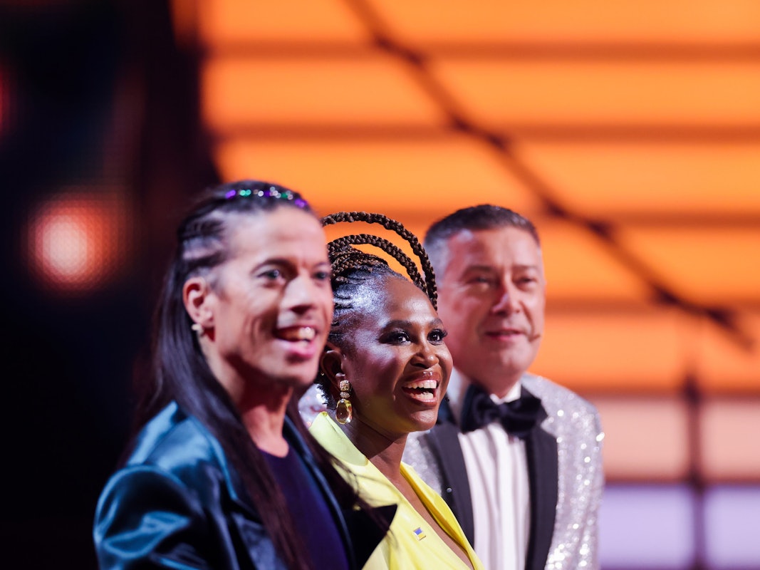 Jorge Gonzalez, Motsi Mabuse und Joachim Llambi sitzen am Jury-Pult.