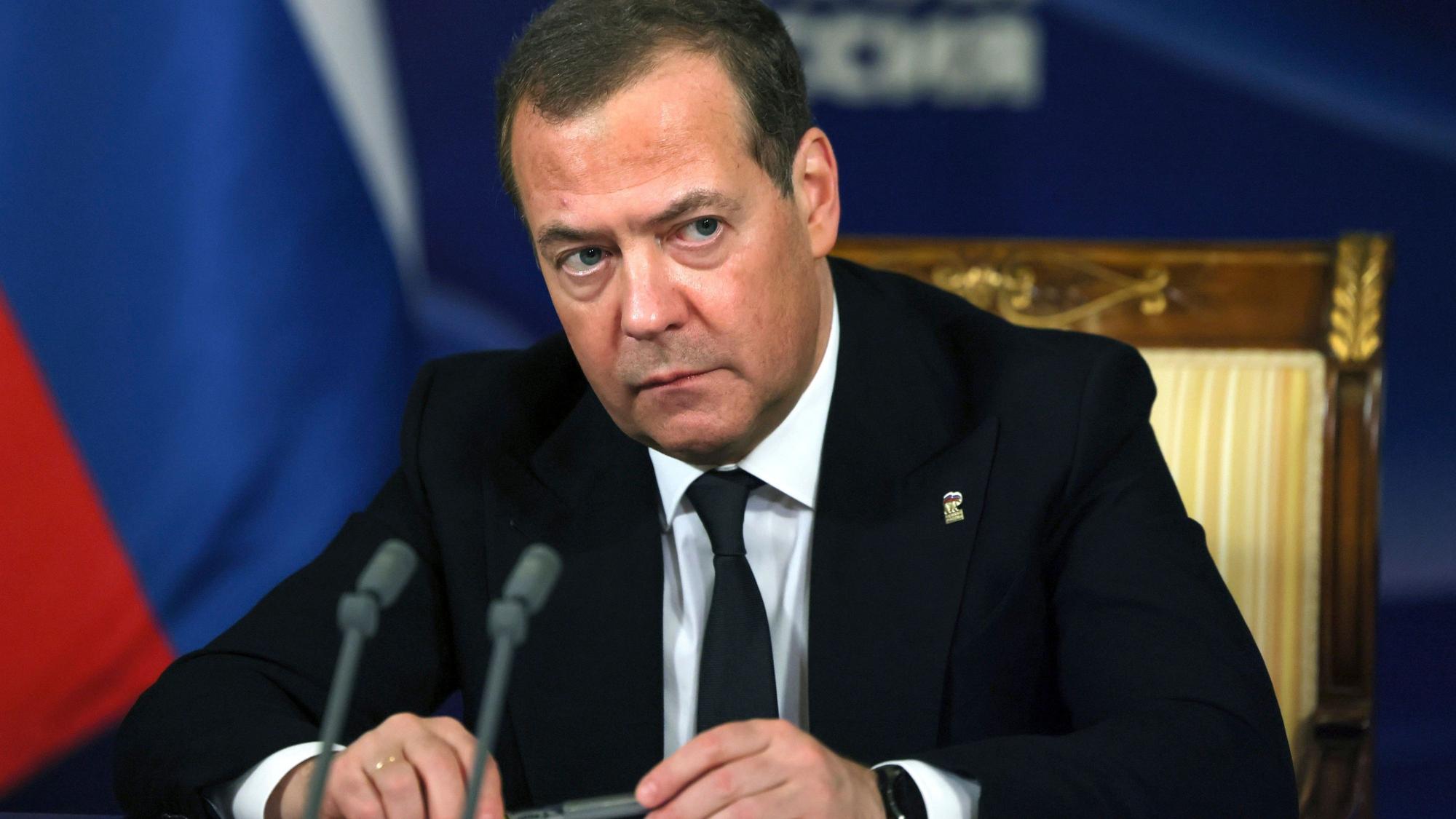 Der stellvertretende Vorsitzende des Sicherheitsrates von Russland und Chef der Partei „Einiges Russland“, Dmitri Medwedew, im November 2023 in Moskau.
