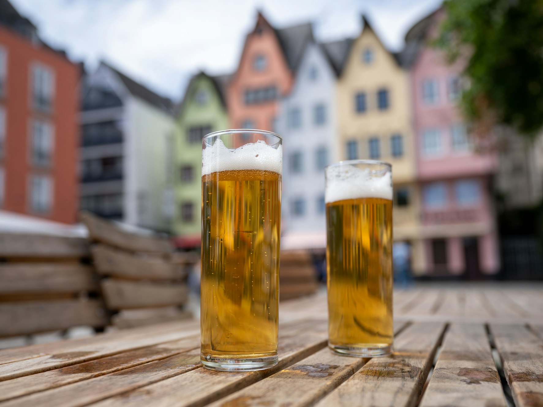 Kölsch im Glas am Fischmarkt in der Altstadt.