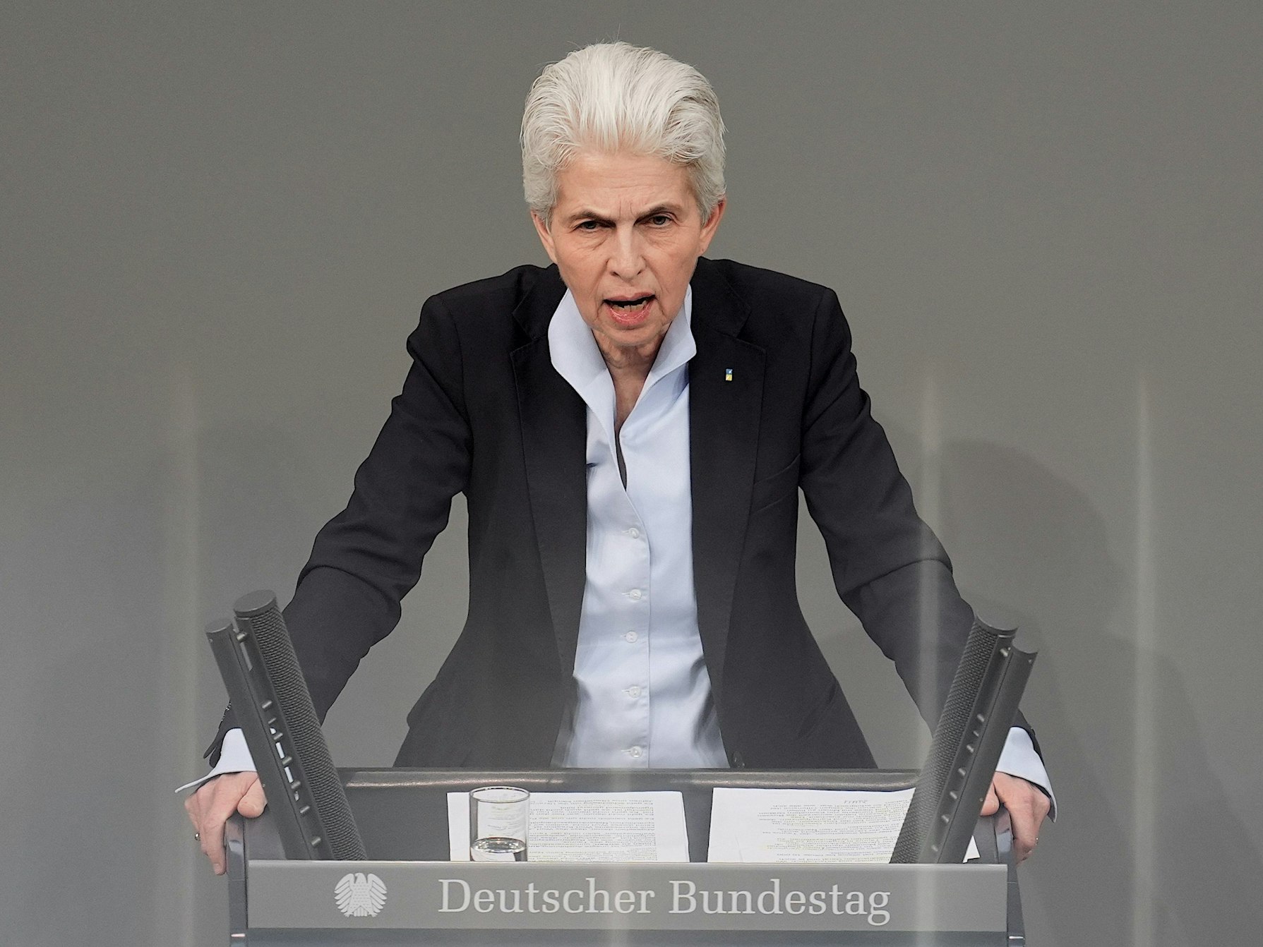 Marie-Agnes Strack-Zimmermann (FDP) spricht am 22. Februar in der Debatte zu Zehn Jahre russischer Krieg in der Ukraine im Bundestag.