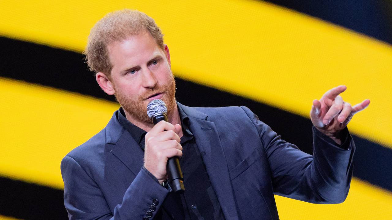 Prinz Harry, Herzog von Sussex, spricht während der Abschlussfeier der 6. Invictus Games in der Merkur Spiel-Arena, hier im September 2023 in Düsseldorf.