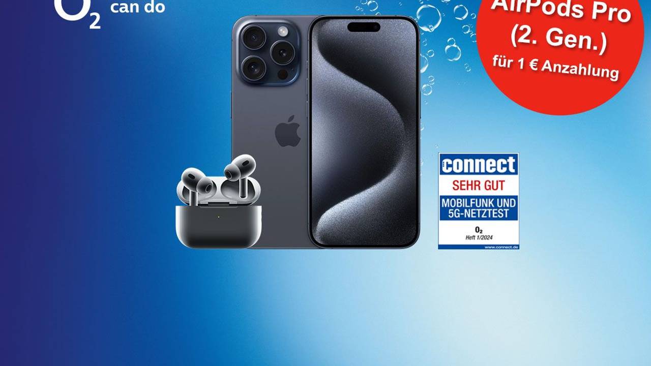 Das Smartphones Apple iPhone 15 Pro Max mit AirPods Pro (2. Gen.) vor blauem Hintergrund mit o2 Logo.