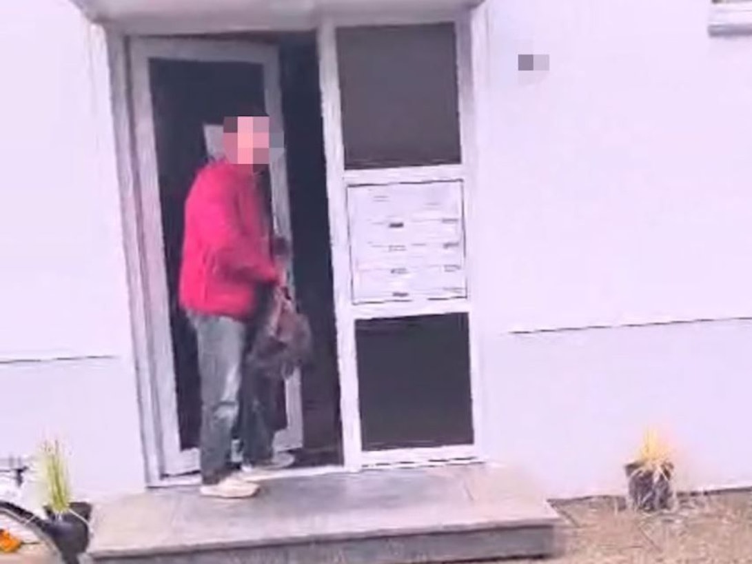 Screenshot aus einem Video zeigt den beschuldigten Mann.