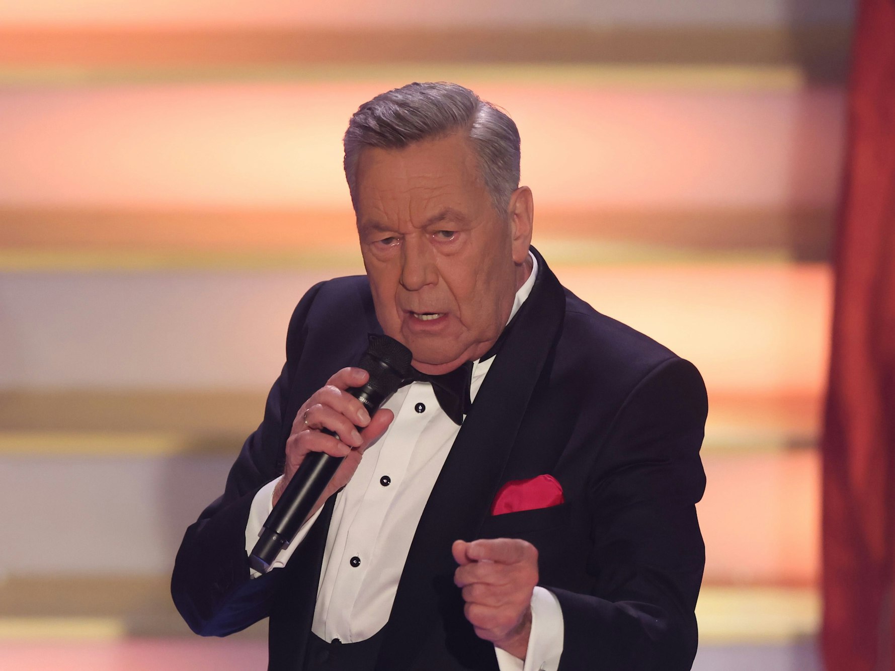 Roland Kaiser singt in der Show „Das Adventsfest der 100.000 Lichter“.