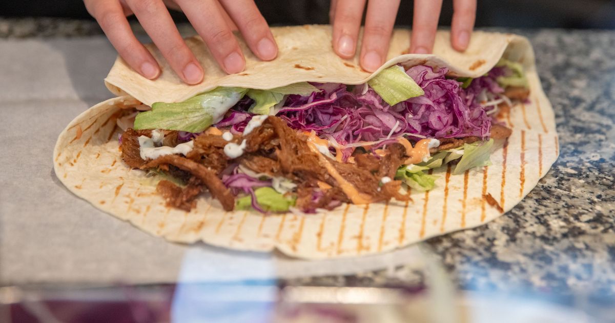 Dürüm versus Döner: Tester greift zur Waage und erhält Spott | Express