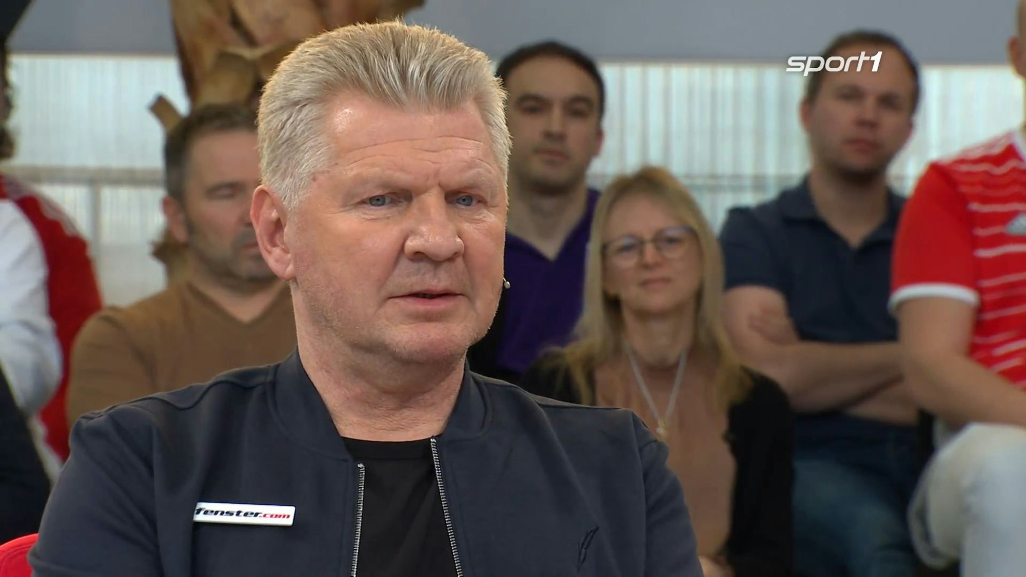 Stefan Effenberg sitzt im „Doppelpass“ auf Sport1.