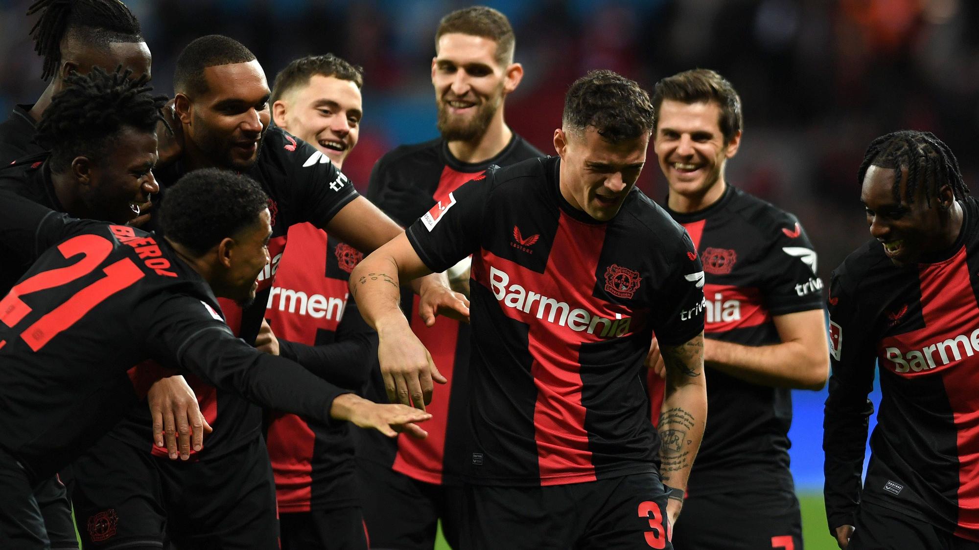 Granit Xhaka bei seinem Torjubel im Spiel von Bayer Leverkusen gegen Mainz 05.