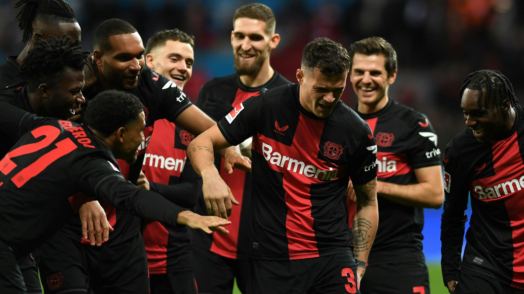 Granit Xhaka bei seinem Torjubel im Spiel von Bayer Leverkusen gegen Mainz 05.