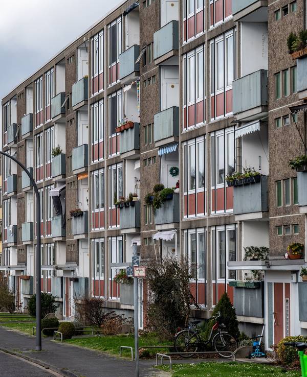 Wohngebäude in der Elias-Gut-Straße in Stammheim. Das Wohnungsunternehmen GAG Immobilien AG plant den Abriss der Häuser.