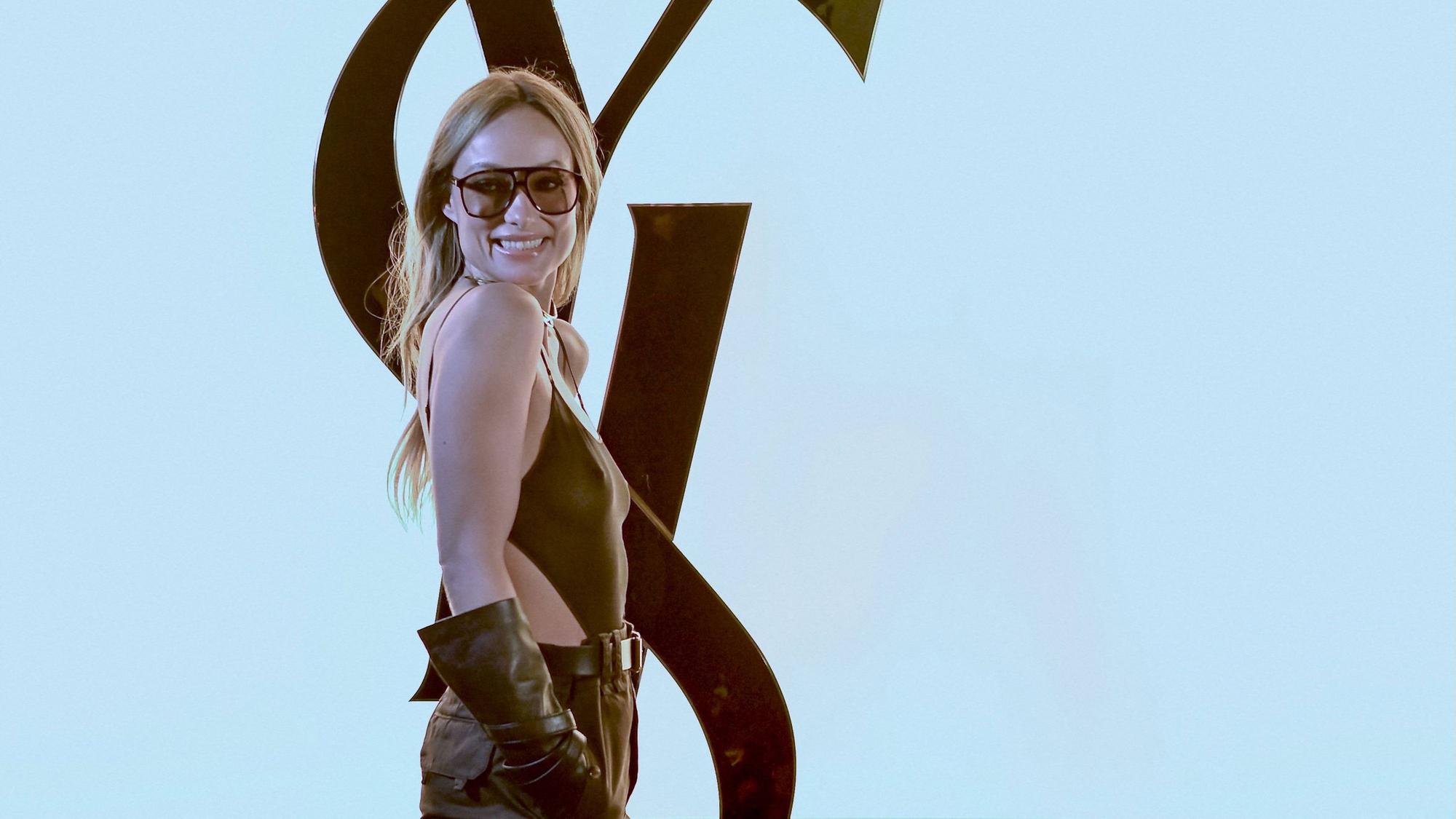 Olivia Wilde lächelt in die Kamera.