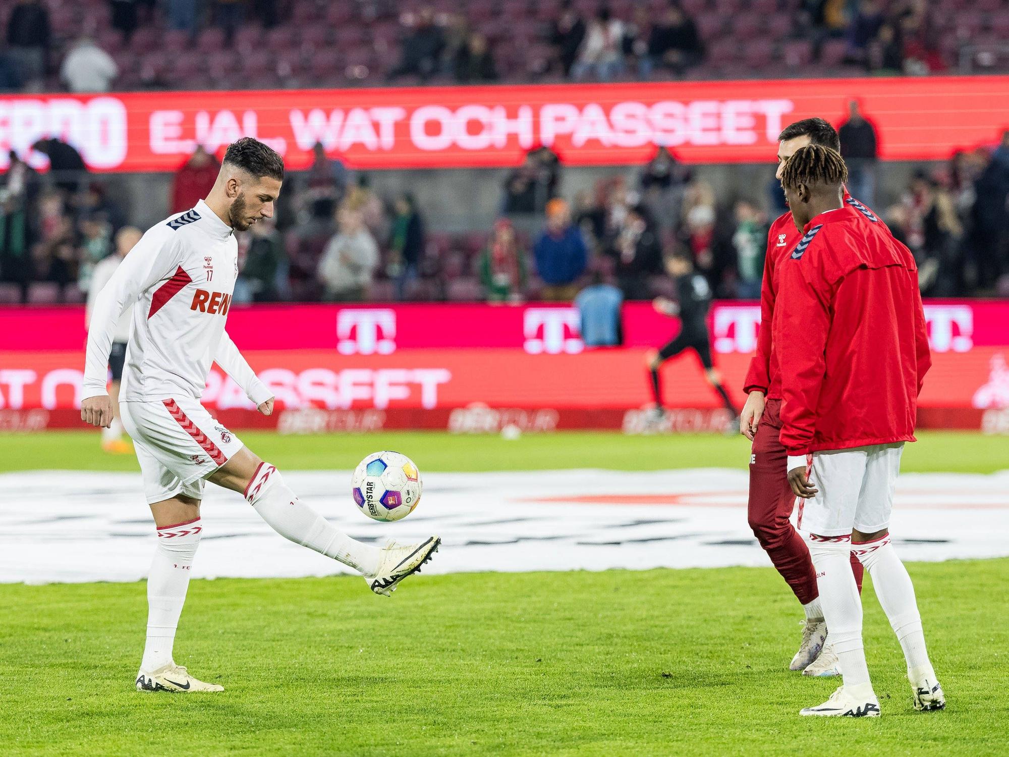 Leart Pacarada macht sich beim FC warm.