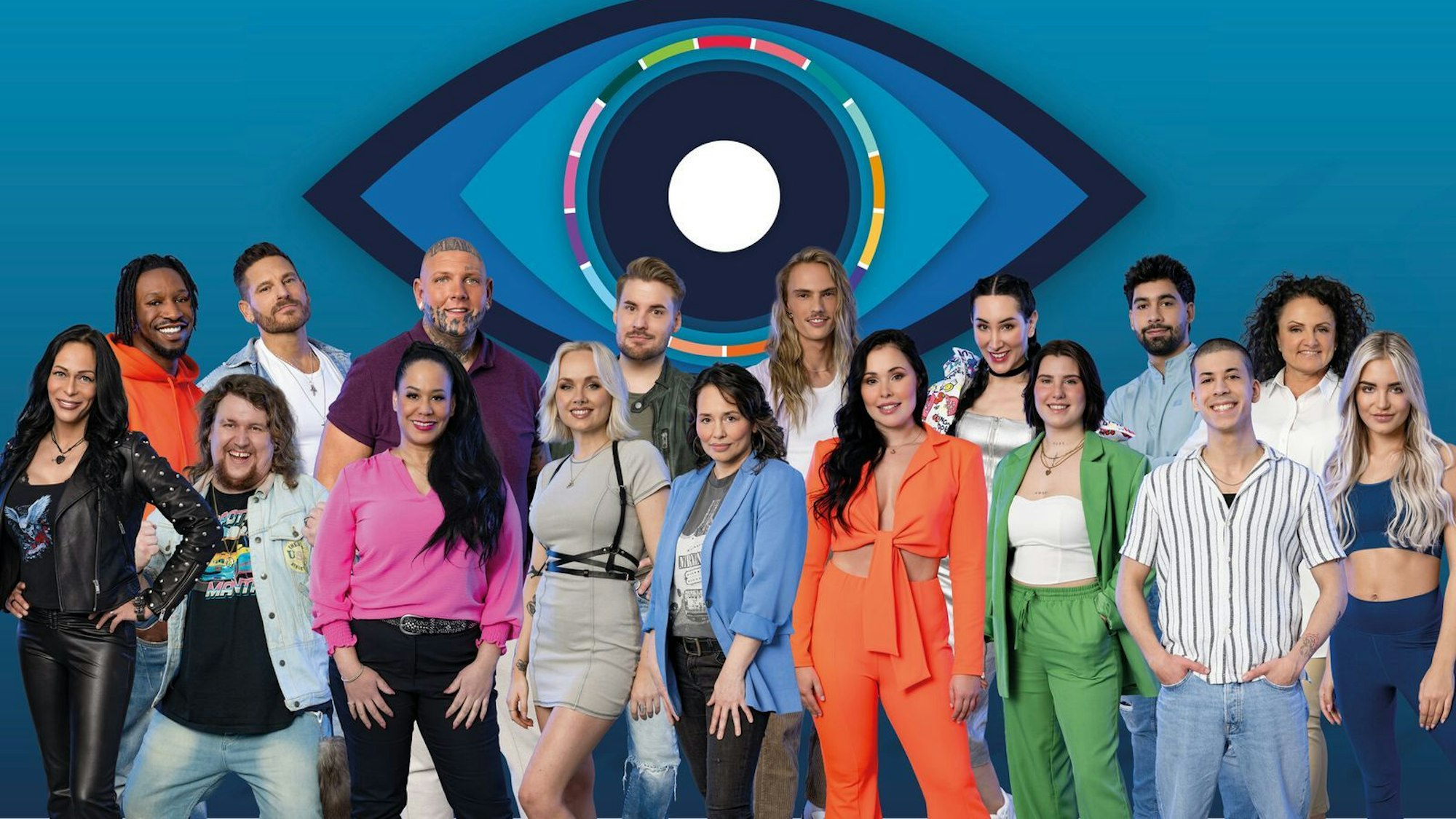 Sie sind die Bewohnerinnen und Bewohner der neuen Staffel „Big Brother“, von links: Jacky, Mateo, Nicos, Sandro, Angela, Yael, Marcus, Gema, Benedikt, Frauke, Ciara, Maja, Christian, Moritz, Maxime und Tanja.