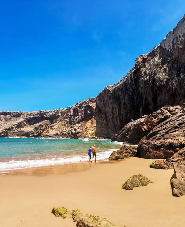 In der Westalgarve bei Sagres hat man einen Strand auch mal für sich allein.