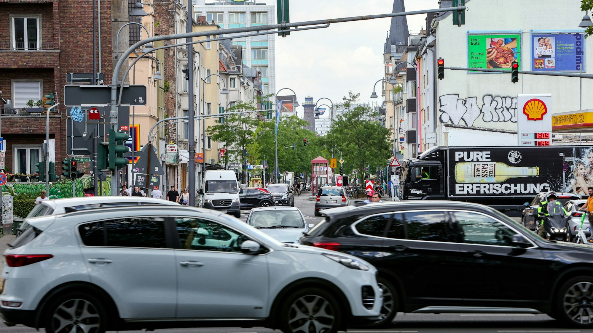 Autos im Bereich der Venloer Straße