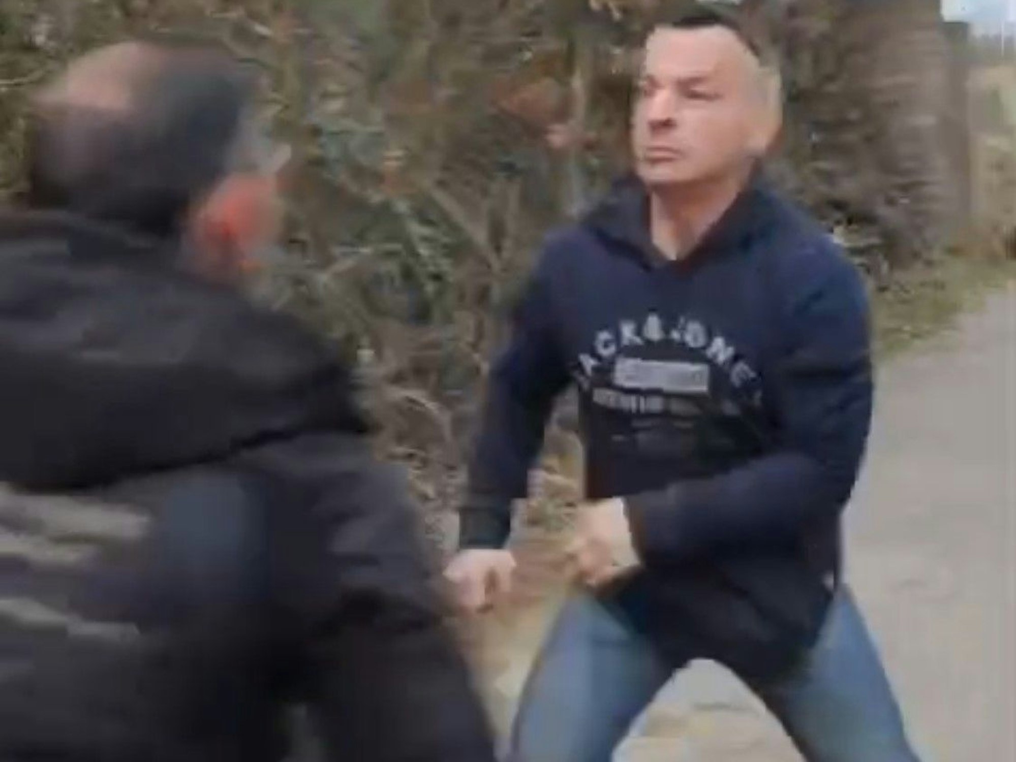 Die Auseinandersetzung zwischen Frank Jaulus und Bestatter Gökhan Yüksel wurde auf einem Handyvideo festgehalten.