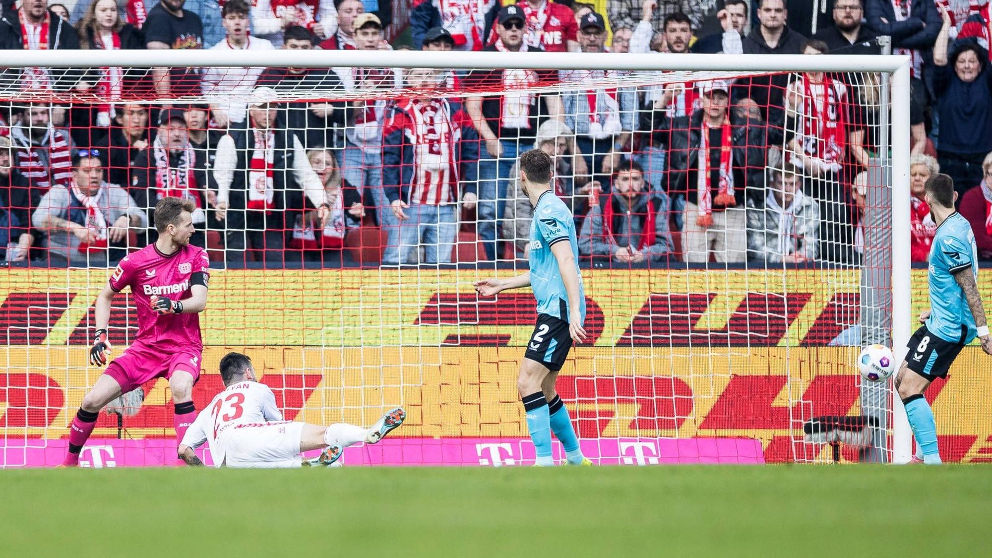 Sargis Adamyan (1. FC Köln) hatte die dicke Chance gegen Bayer Leverkusen