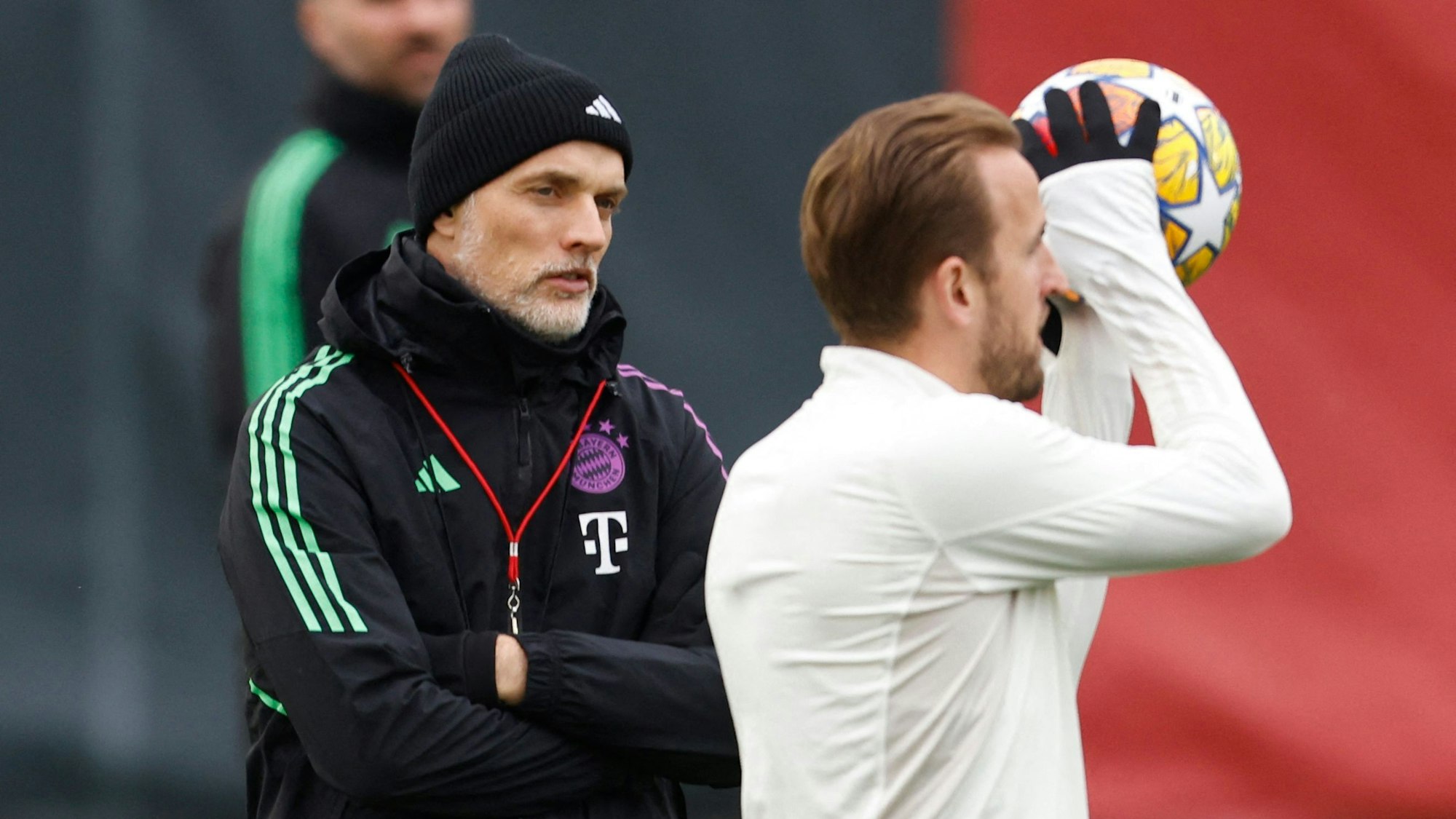 Thomas Tuchel mit Harry Kane beim Abschlusstraining vor dem Spiel gegen Lazio Rom.