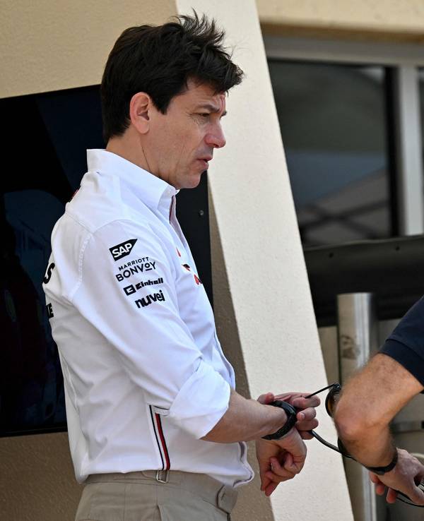 Mercedes-Boss Toto Wolff im Gespräch mit Christian Horner und Helmut Marko (v.li.)