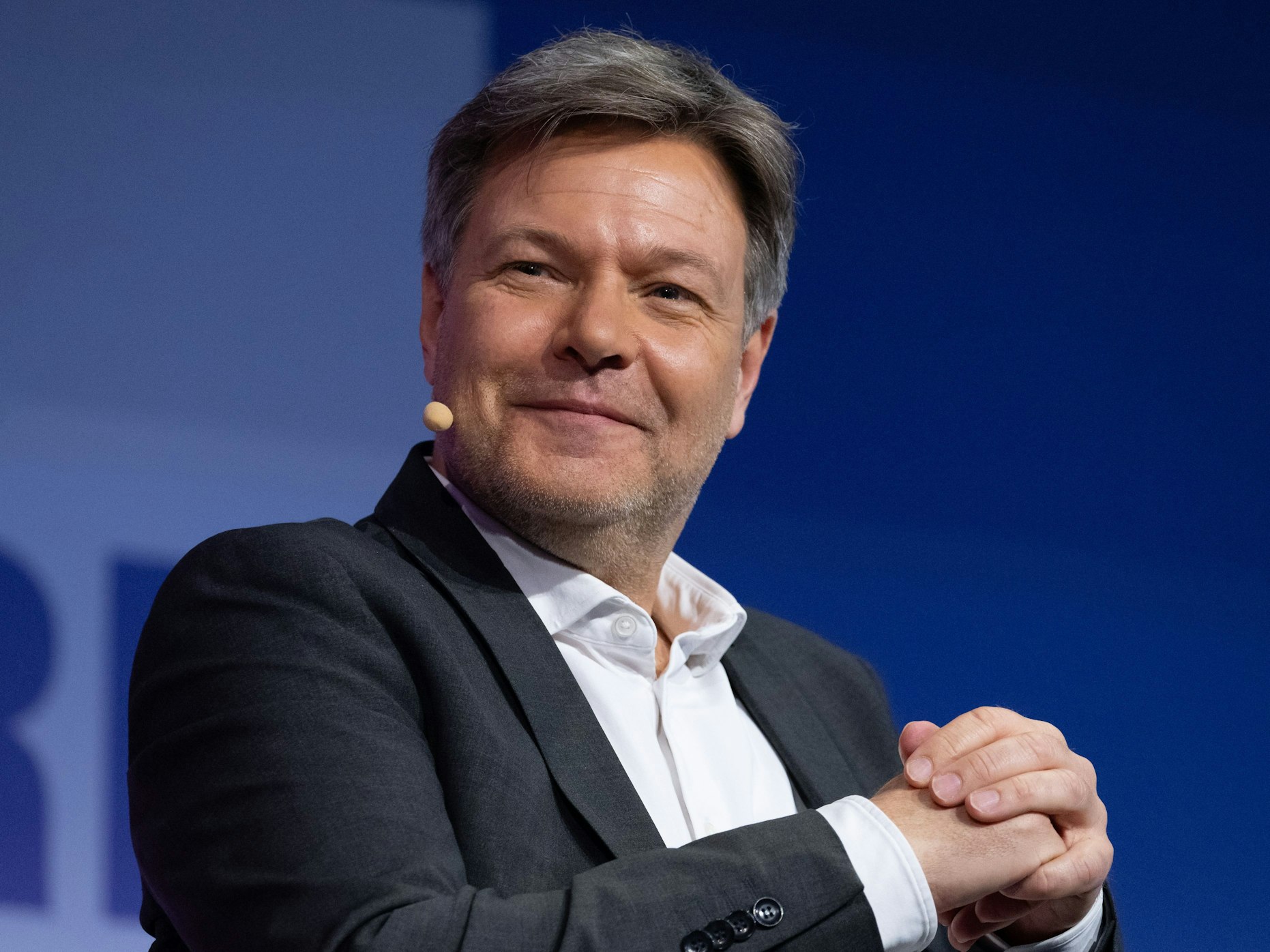Auf dem Foto sieht man Robert Habeck (Bündnis 90/Die Grünen), Bundesminister für Wirtschaft und Klimaschutz, der an der Eröffnung der Internationalen Handwerksmesse (IHM) teilnimmt.