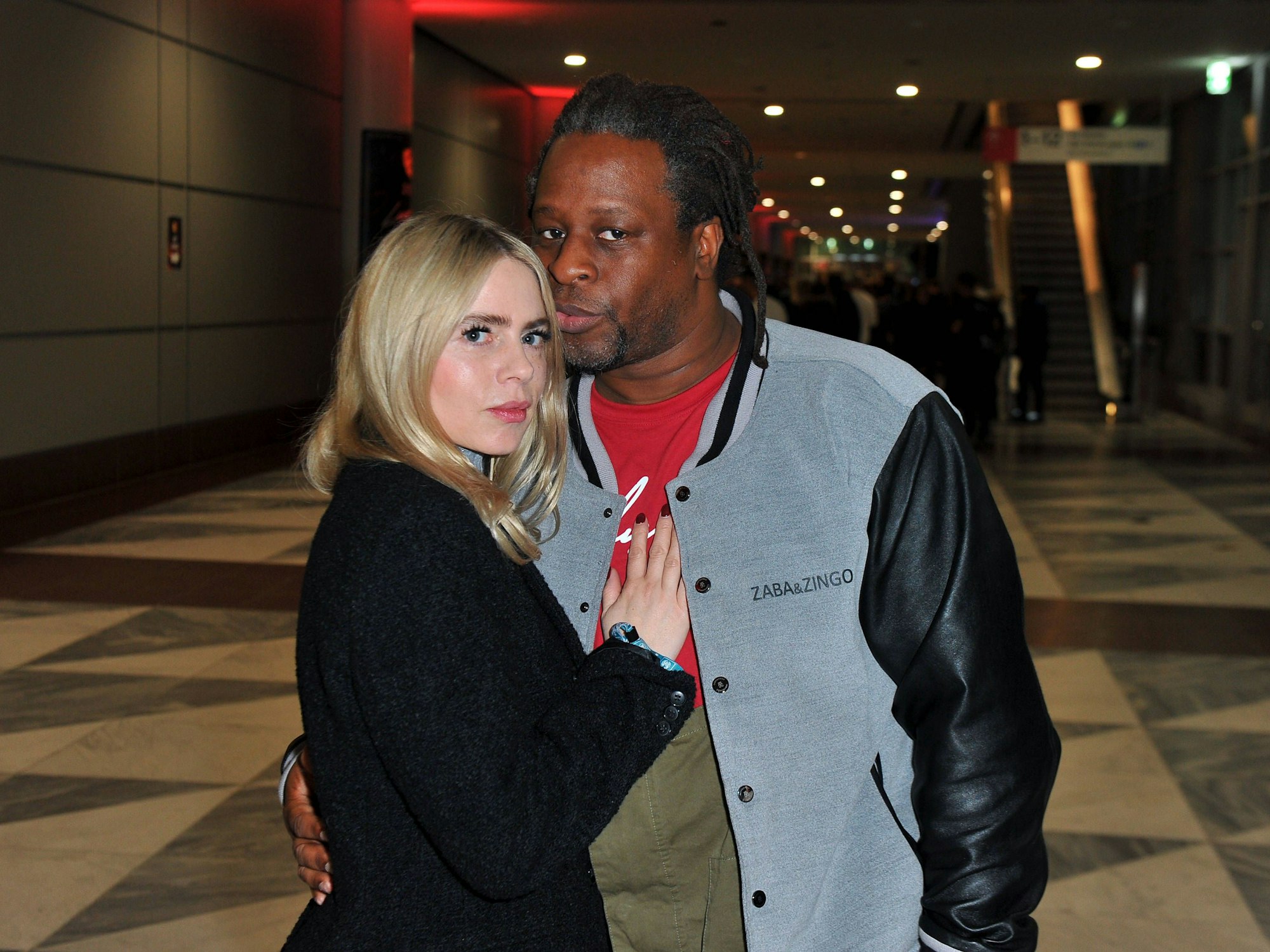 Das Foto zeigt Mola Adebisi und Adelina Zilai bei der WORLD CLUB DOME Winter Edition 2024 in der Frankfurter Festhalle.