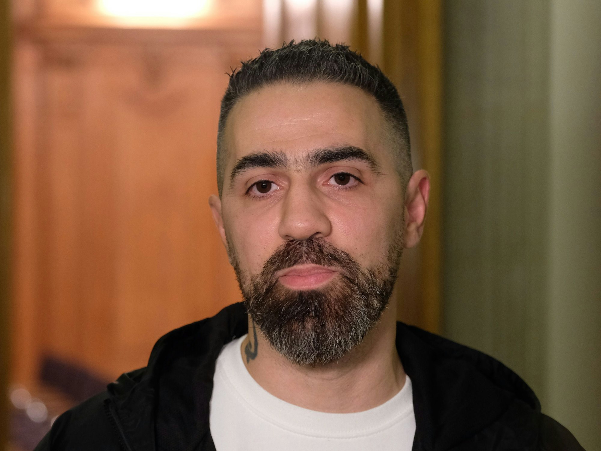 Bushido, Rapper und Musikproduzent, steht im Bundesverwaltungsgericht.