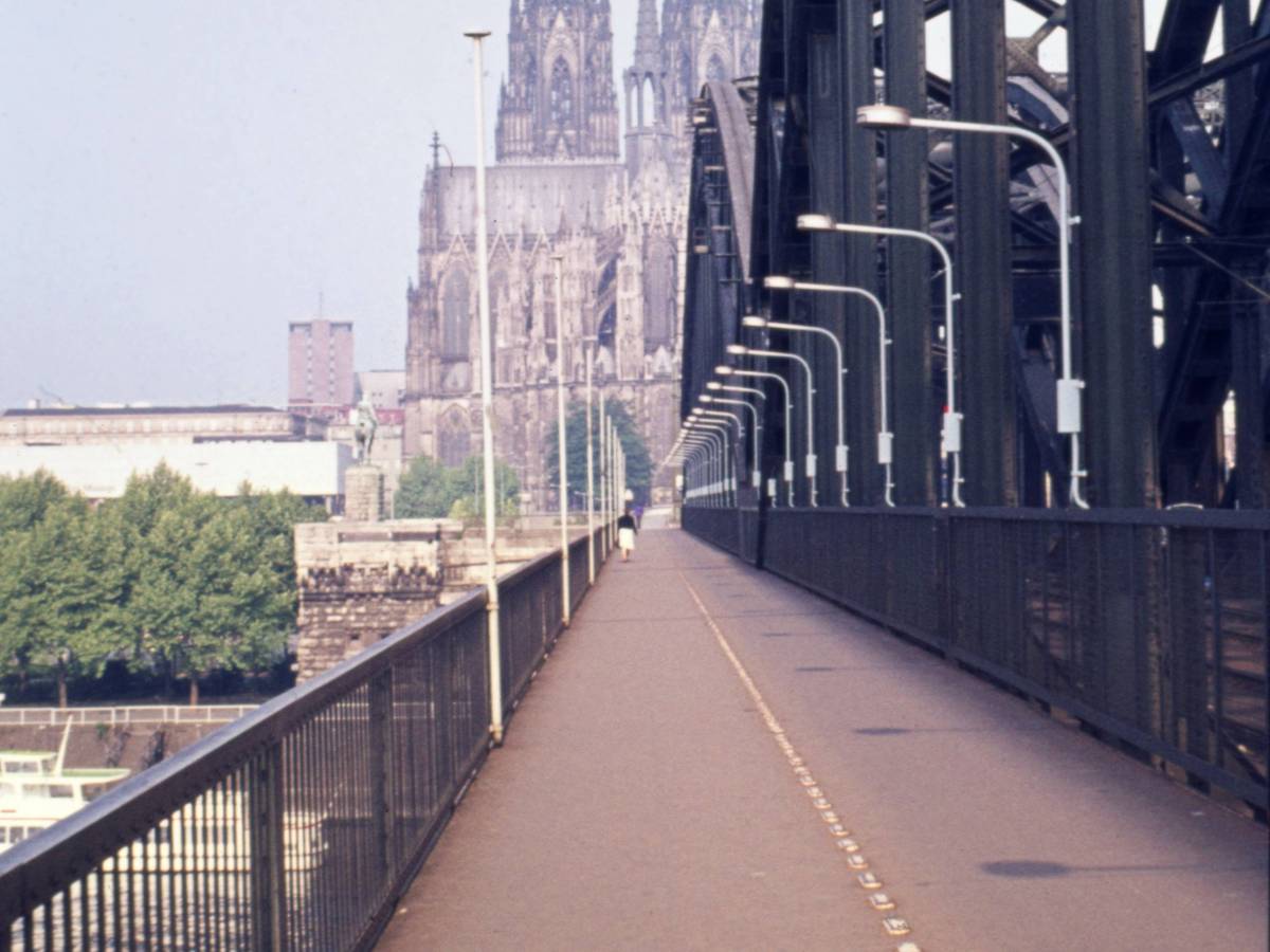 Die Hohenzollernbrücke 1976.