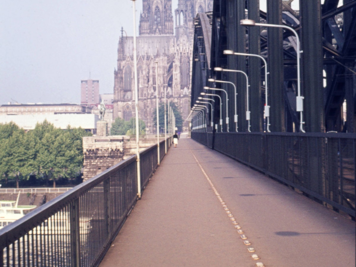 Die Hohenzollernbrücke 1976.
